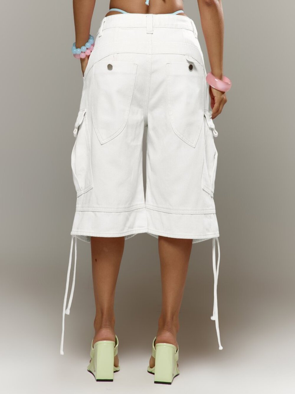 White Casual Women's Low Rise Zipper Fly Loose Capri Cargo Wide Leg Shorts - Picture 2 of 5